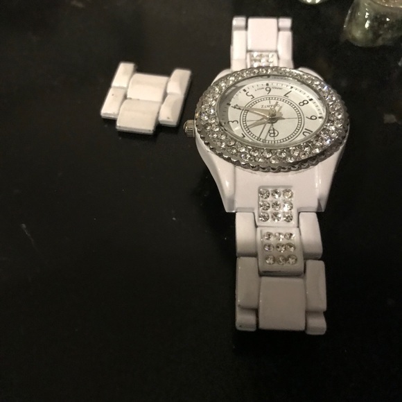 Watch - Picture 2 of 4